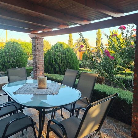 Guesthouse Petrothalassa Pórto Héli Kültér fotó