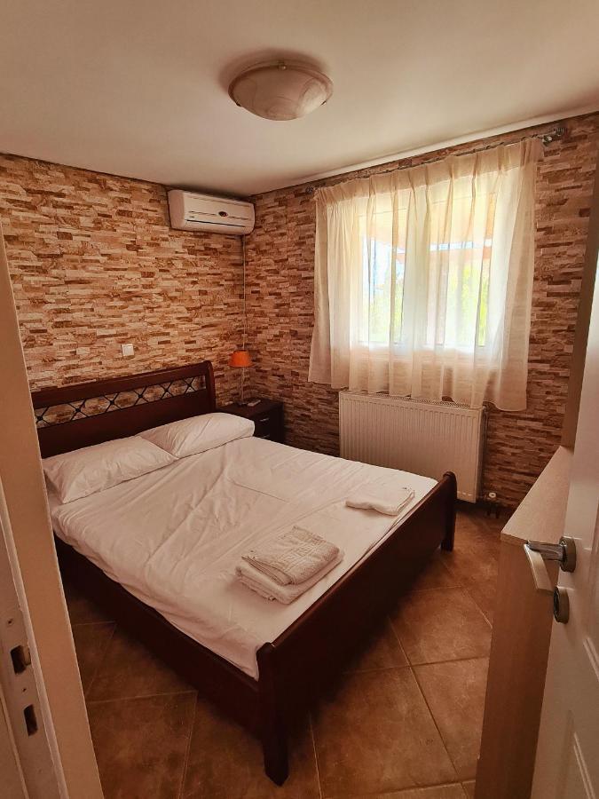 Guesthouse Petrothalassa Pórto Héli Kültér fotó